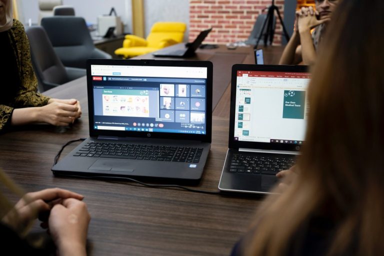 Espacios colaborativos en programas de e-learning: Beneficios y estrategias para su implementación